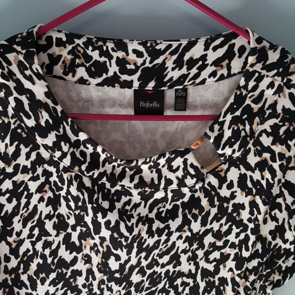 Leopard print top - Picture 2 of 3